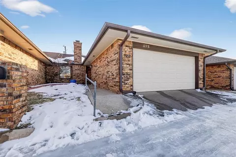 1778 Lionsgate Cir, Bethany, OK 73008