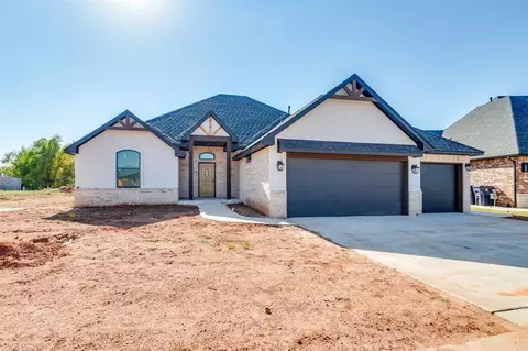10601 Two Lakes Dr, Yukon, OK 73099