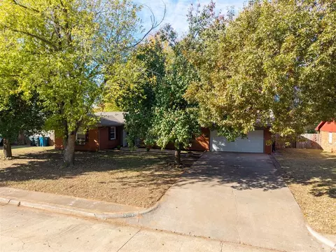 3313 Meadowbrook Dr, Midwest City, OK 73110