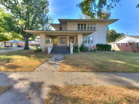 1028 S 7th St, Chickasha, OK 73018