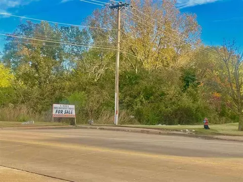 717 E Hall Of Fame Ave, Stillwater, OK 74075