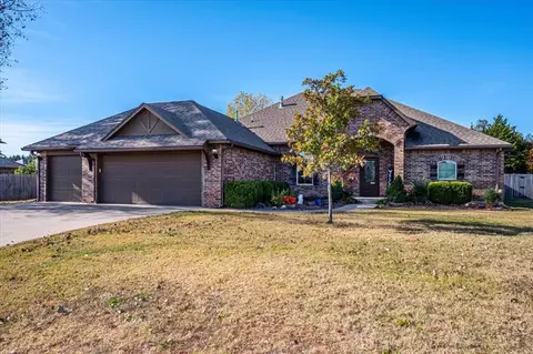 12111 Hidden Run Rd, Guthrie, OK 73044