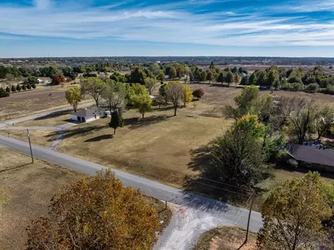 5600 E Tyler Dr, Tuttle, OK 73089 photo 2