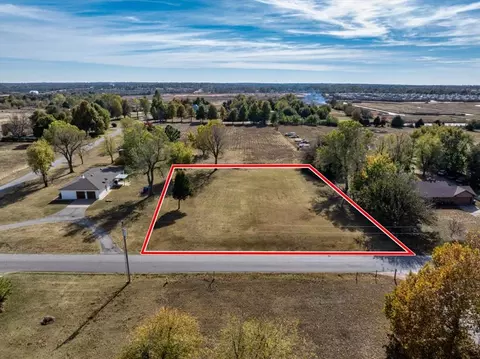 5600 E Tyler Dr, Tuttle, OK 73089 photo 3