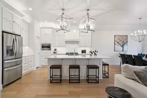 201 Pont De Normandie Ct, Edmond, OK 73034