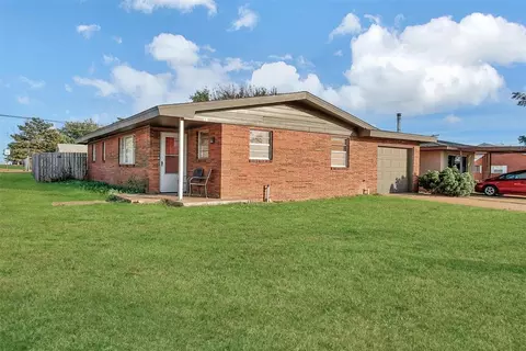 18 E Anchor Dr, Sayre, OK 73662