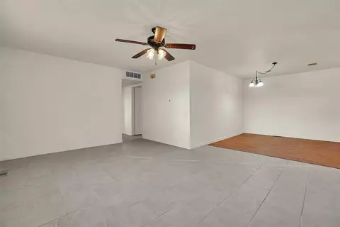 Living - 18 E Anchor Dr, Sayre, OK 73662 photo 1 of 3