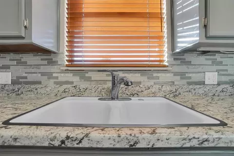 Kitchen - 18 E Anchor Dr, Sayre, OK 73662 photo 3 of 3