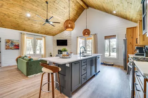 Kitchen - 39 Jericho Rd, Broken Bow, OK 74728 photo 2 of 4