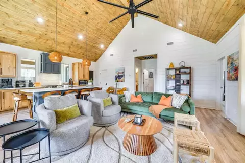 Living - 39 Jericho Rd, Broken Bow, OK 74728 photo 1 of 2