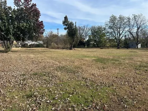 515 S 4th Ave, Stroud, OK 74079