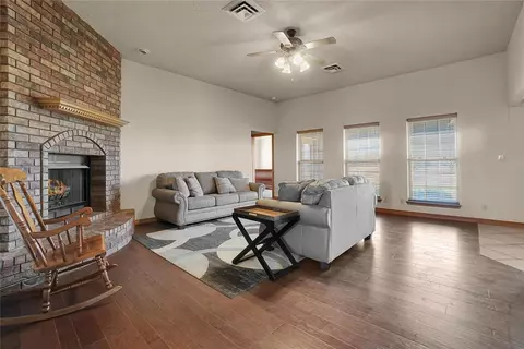 2241 SW Post Oak Rd, Cache, OK 73527 photo 3