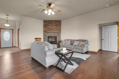 2241 SW Post Oak Rd, Cache, OK 73527 photo 4