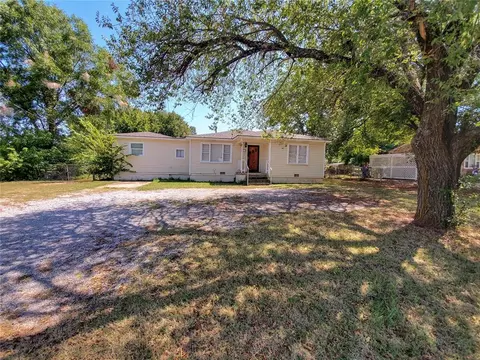 1011 N Rangeline St, Tecumseh, OK 74873
