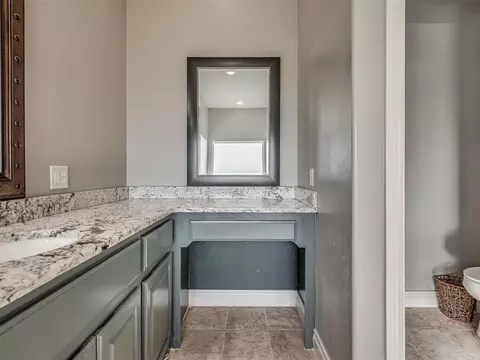 Bath - 9202 Cleo Ln, Mcloud, OK 74851 photo 4 of 6