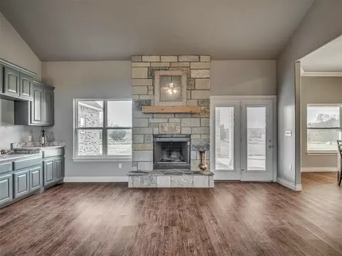 Living - 9202 Cleo Ln, Mcloud, OK 74851 photo 4 of 6