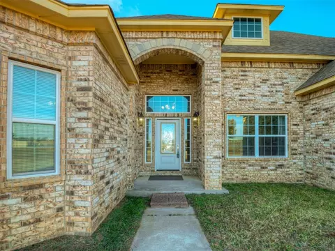 Exterior - 9202 Cleo Ln, Mcloud, OK 74851 photo 2 of 6