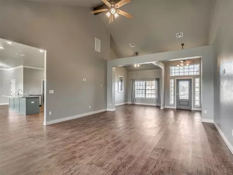 Living - 9202 Cleo Ln, Mcloud, OK 74851 photo 3 of 6