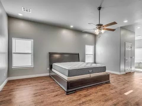 Bedroom - 9202 Cleo Ln, Mcloud, OK 74851 photo 1 of 5