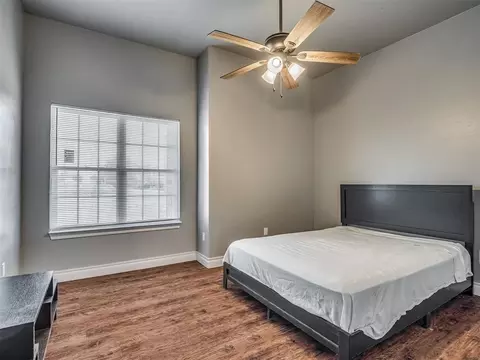 Bedroom - 9202 Cleo Ln, Mcloud, OK 74851 photo 4 of 6