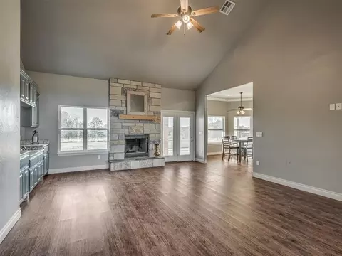 Living - 9202 Cleo Ln, Mcloud, OK 74851 photo 2 of 6