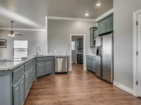 Kitchen - 9202 Cleo Ln, Mcloud, OK 74851 photo 3 of 5