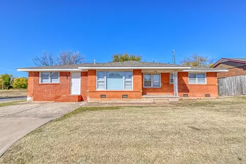 3831 NW Bell Ave, Lawton, OK 73505