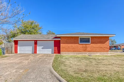 3831 NW Bell Ave, Lawton, OK 73505