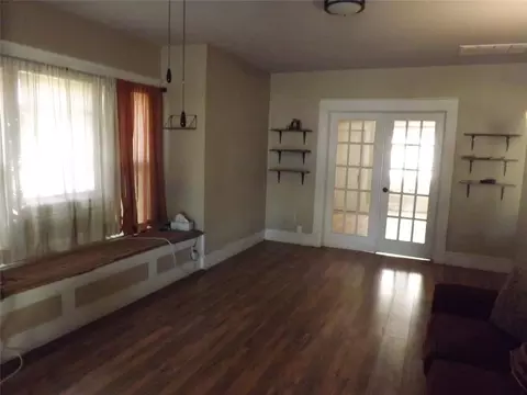 Living - 321 E Main St, Tipton, OK 73570 photo 3 of 10