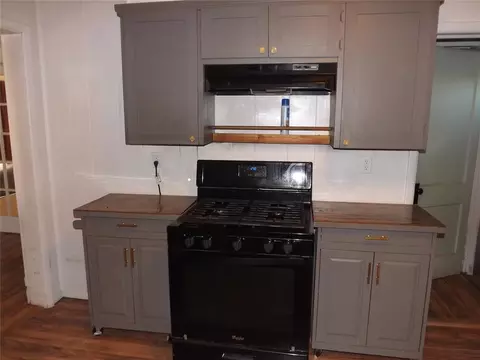 Kitchen - 321 E Main St, Tipton, OK 73570 photo 3 of 4