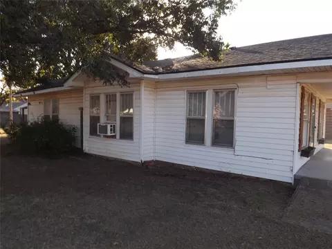 Exterior - 321 E Main St, Tipton, OK 73570 photo 3 of 5