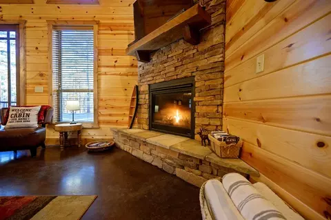 Living - 88 Sugar Pine Loop, Broken Bow, OK 74728 photo 4 of 5
