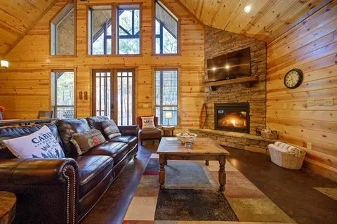 Living - 88 Sugar Pine Loop, Broken Bow, OK 74728 photo 2 of 5