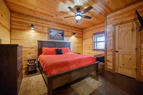Bedroom - 88 Sugar Pine Loop, Broken Bow, OK 74728 photo 1 of 4