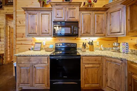 Kitchen - 88 Sugar Pine Loop, Broken Bow, OK 74728 photo 2 of 2