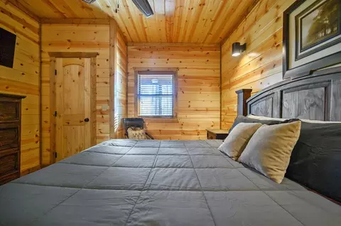 Bedroom - 88 Sugar Pine Loop, Broken Bow, OK 74728 photo 4 of 4