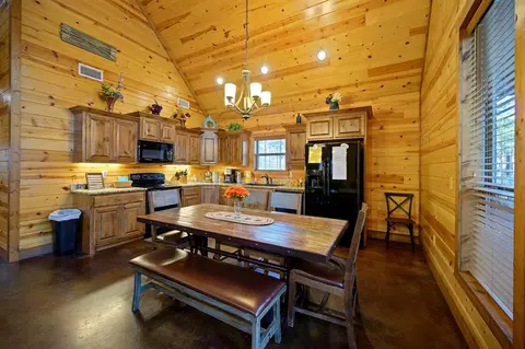 Dining - 88 Sugar Pine Loop, Broken Bow, OK 74728 photo 1 of 2