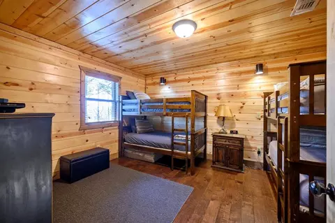 Bedroom - 88 Sugar Pine Loop, Broken Bow, OK 74728 photo 2 of 4