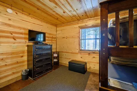 Bedroom - 88 Sugar Pine Loop, Broken Bow, OK 74728 photo 3 of 4