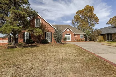 101 SE 27th St, Moore, OK 73160