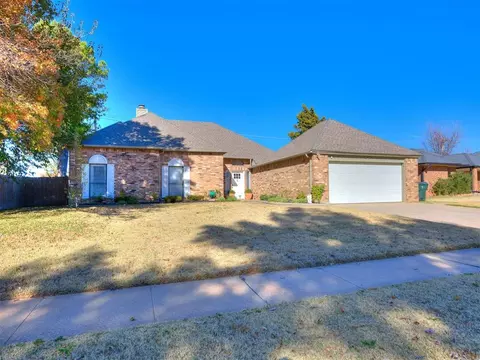 4313 Lyrewood Ln, Norman, OK 73072