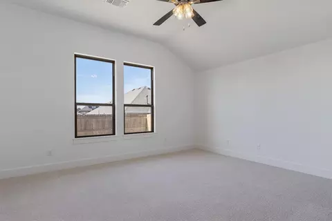 Bedroom - 16005 Rolling Hill Dr, Moore, OK 73170 photo 6 of 9