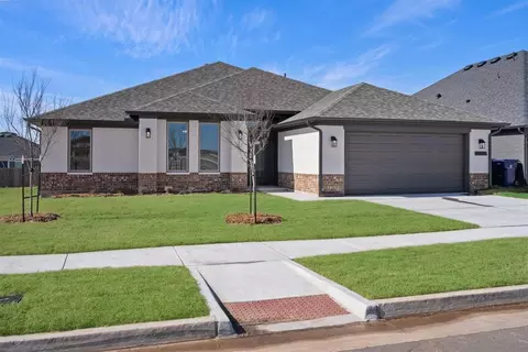 16005 Rolling Hill Dr, Moore, OK 73170