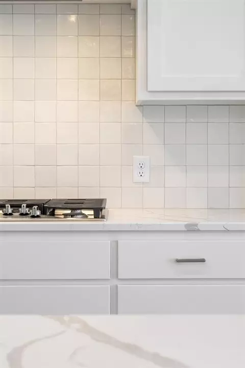 Kitchen - 16005 Rolling Hill Dr, Moore, OK 73170 photo 6 of 8