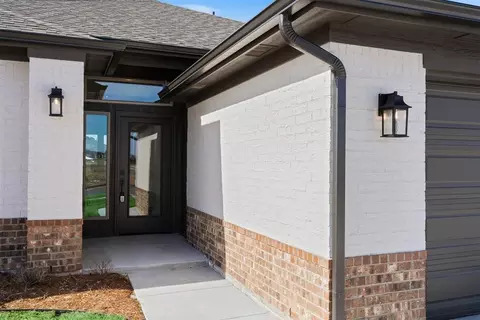 Exterior - 16005 Rolling Hill Dr, Moore, OK 73170 photo 3 of 3