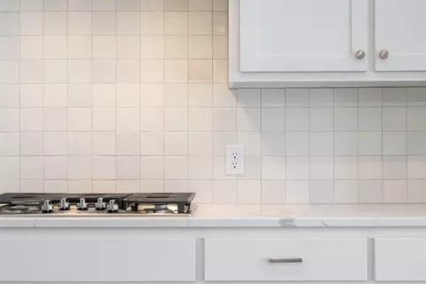 Kitchen - 16005 Rolling Hill Dr, Moore, OK 73170 photo 3 of 8