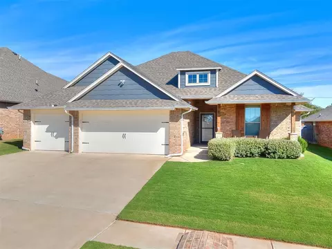 12445 SW 30th St, Yukon, OK 73099