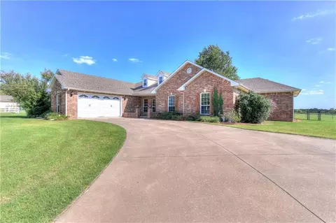 36605 W 45th St, Shawnee, OK 74804