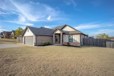 577 Megan Ln, Blanchard, OK 73010