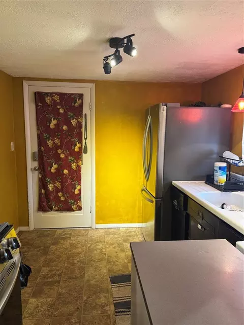 Kitchen - 320 S Pine St, Guthrie, OK 73044 photo 1 of 4